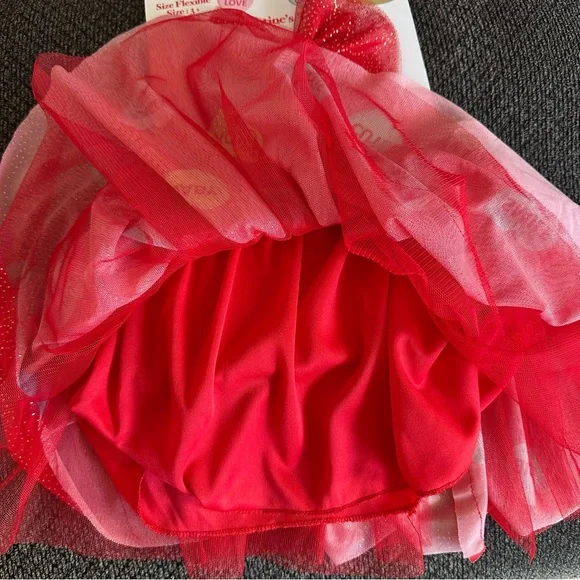 NEW! Little me girls Valentines Tutu set  tutu and matching hair bow clip - Picture 3 of 6